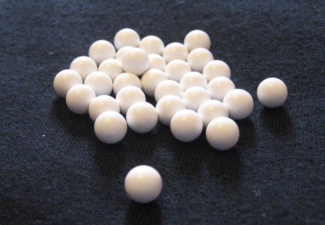 Billes utilisées dans la pratique de l'Airsoft - Sorruno [Pseduo Wikipédia] | Creative Commons Attribution-Share Alike 4.0