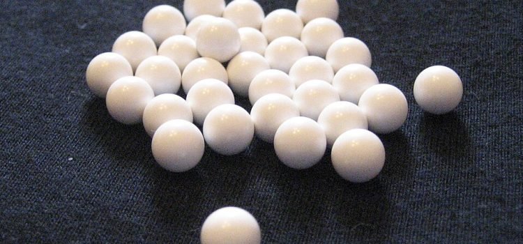Billes utilisées dans la pratique de l'Airsoft - Sorruno [Pseduo Wikipédia] | Creative Commons Attribution-Share Alike 4.0